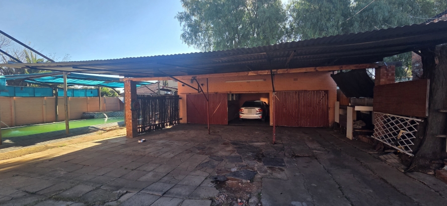 5 Bedroom Property for Sale in Rhodesdene Northern Cape